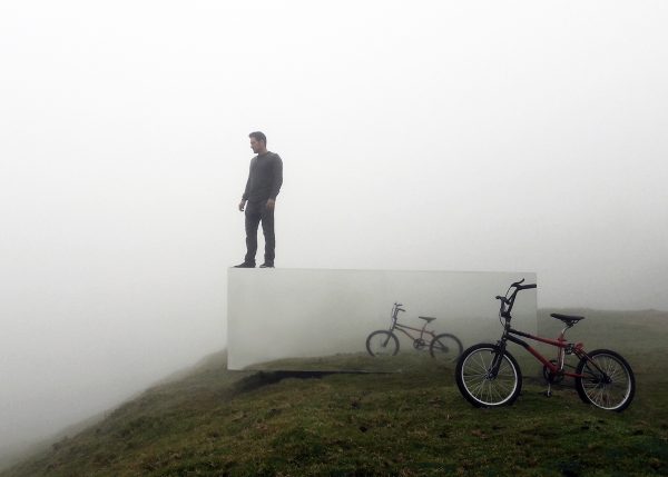 Mirrored observation point by Natura Futura Arquitectura surveys Ecuadorean landscape