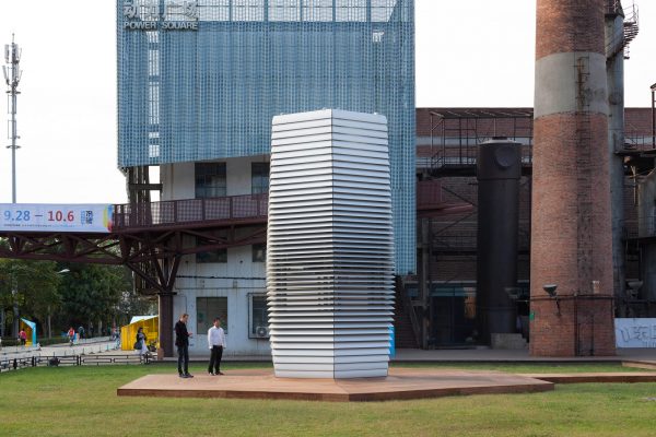 the-smog-free-tower-studio-daan-roosegaarde-beijing-chinaderrick-wang-dezeen_2364_col_5