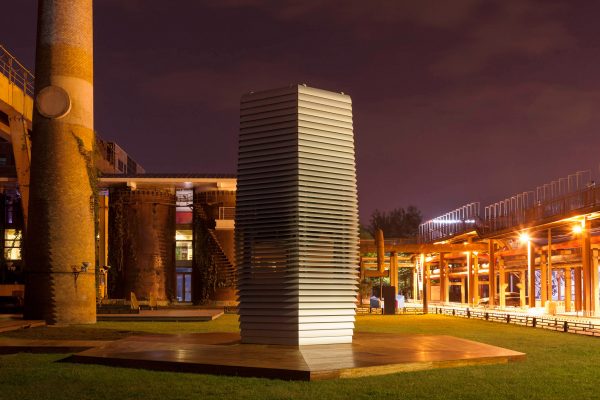 the-smog-free-tower-studio-daan-roosegaarde-beijing-chinaderrick-wang-lard-buurman-dezeen_2364_col_6