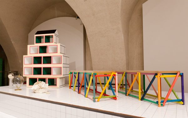 Biennale: White Flag