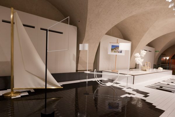 Biennale: White Flag