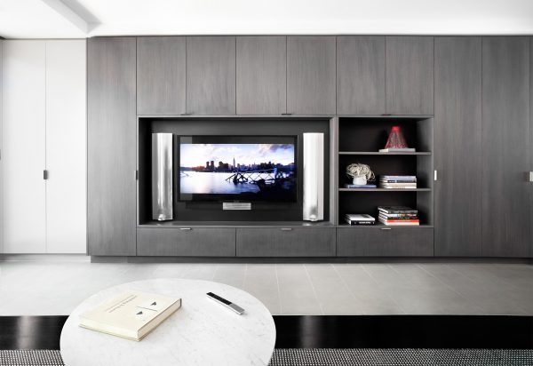 +TongTong uses grey and black zinc to transform a Victorian home in Toronto