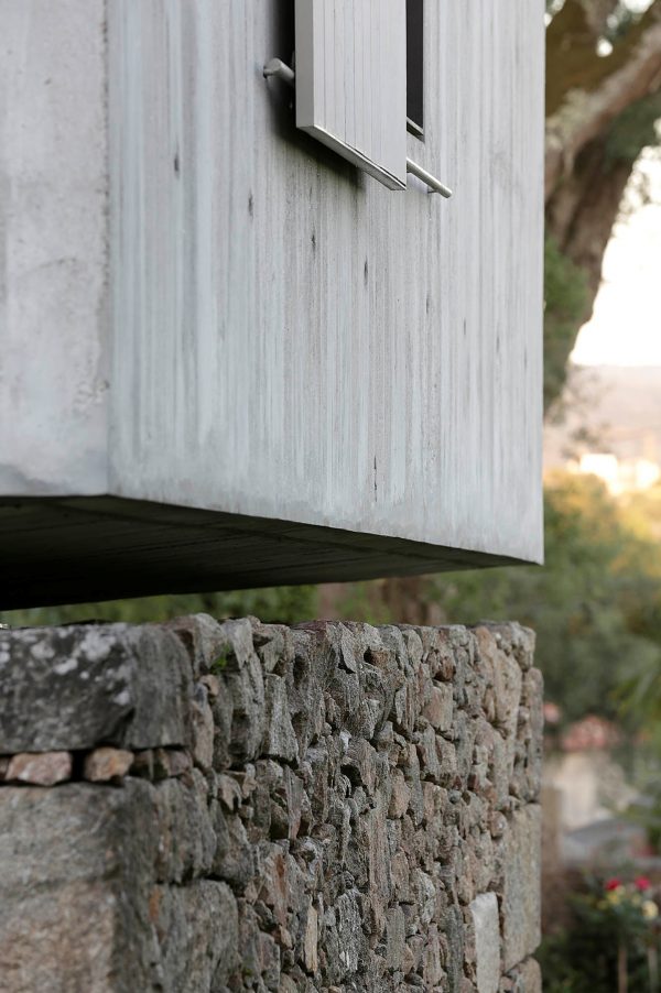 The-Dovecote-by-AZO-Sequeira-Arquitectos-Associados-portugal-architecture_dezeen_2364_col_12