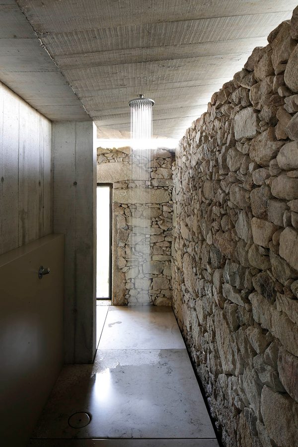 The-Dovecote-by-AZO-Sequeira-Arquitectos-Associados-portugal-architecture_dezeen_2364_col_8