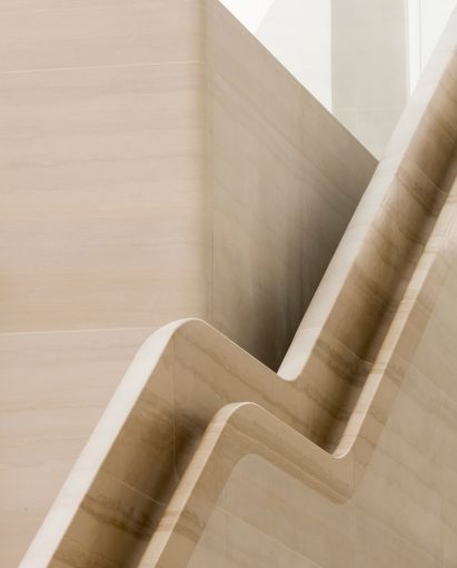 apple-regent-street-foster-partners-london_dezeen_2364_col_2