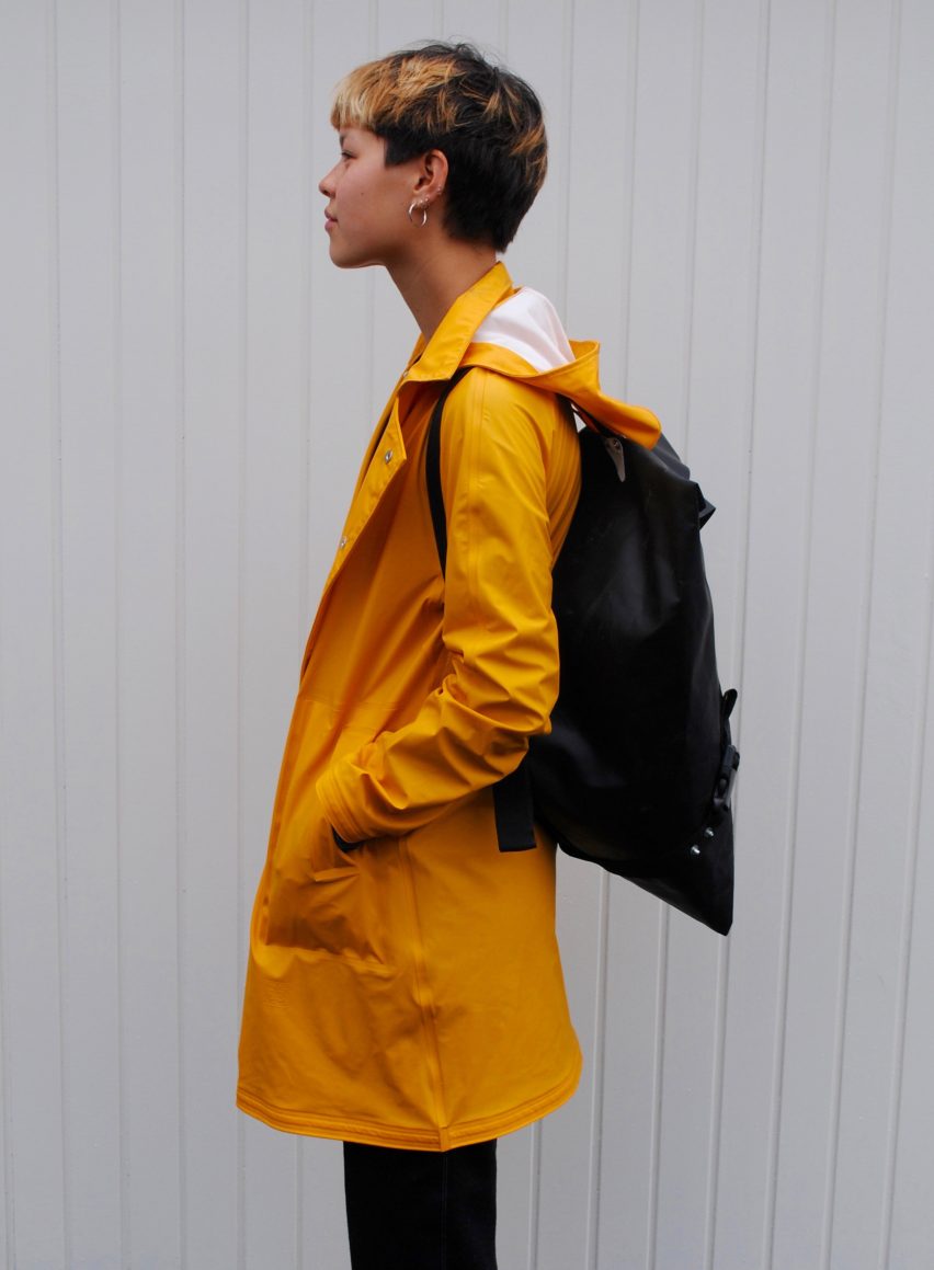 BAG2WORK backpacks by refugees