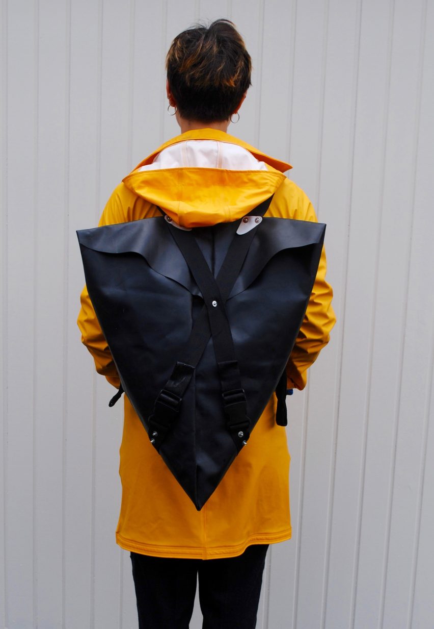 BAG2WORK backpacks by refugees
