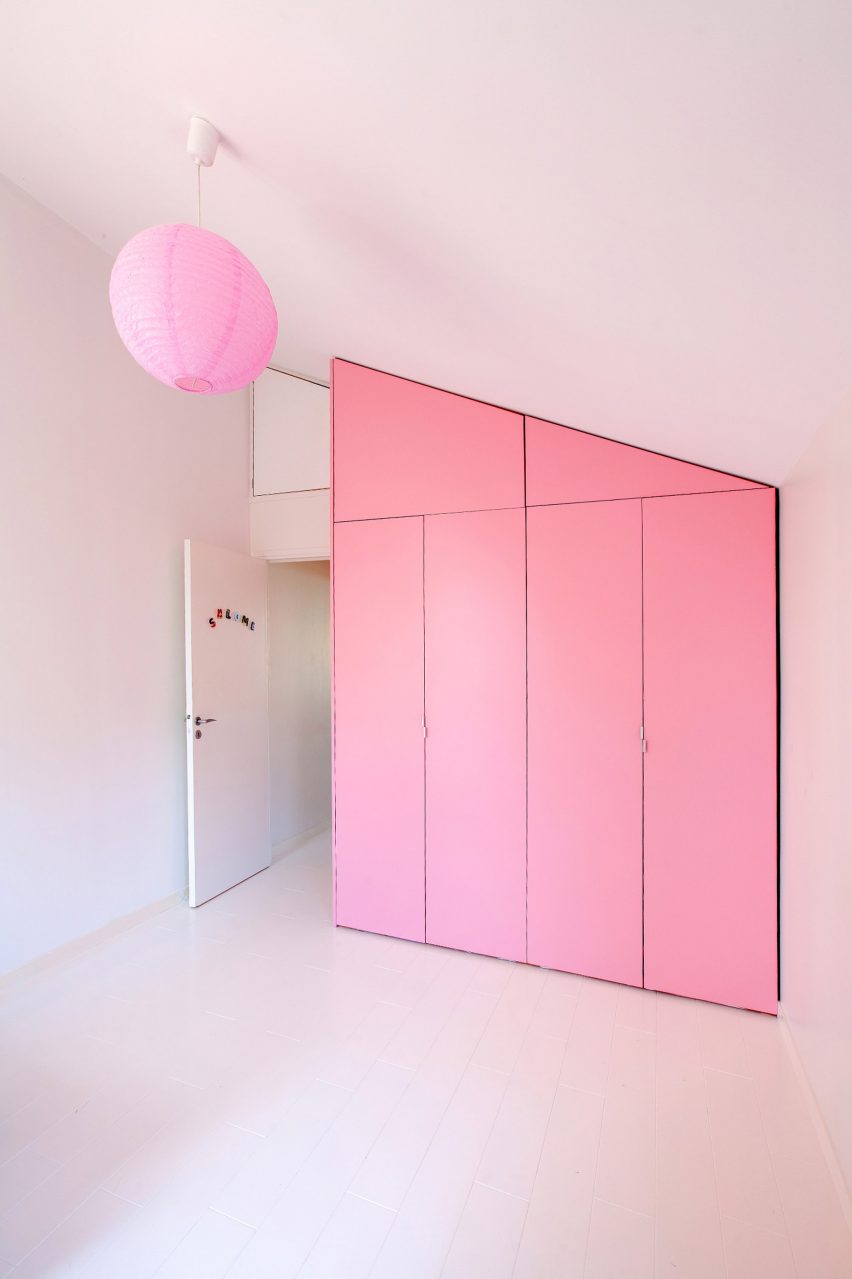 Bookshelf House by Andrea Mosca