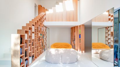 Mirrors inside Bookshelf House by Andrea Mosca