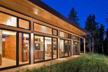 Boulder cabin by Dynia