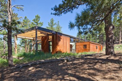 Boulder cabin by Dynia