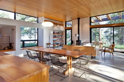 Boulder cabin by Dynia