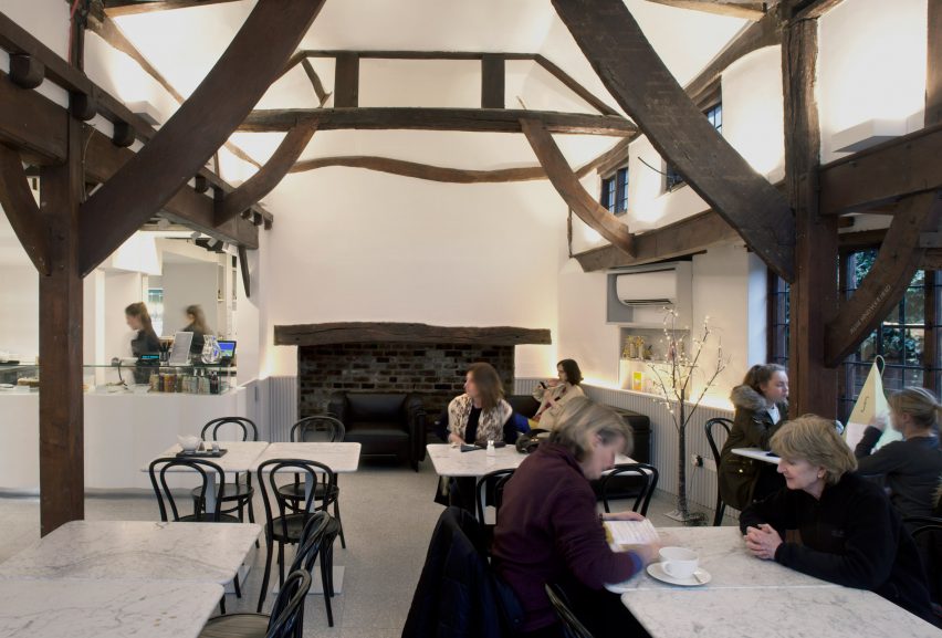 Cafe by vPPR Architects