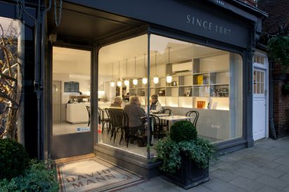Cafe by vPPR Architects