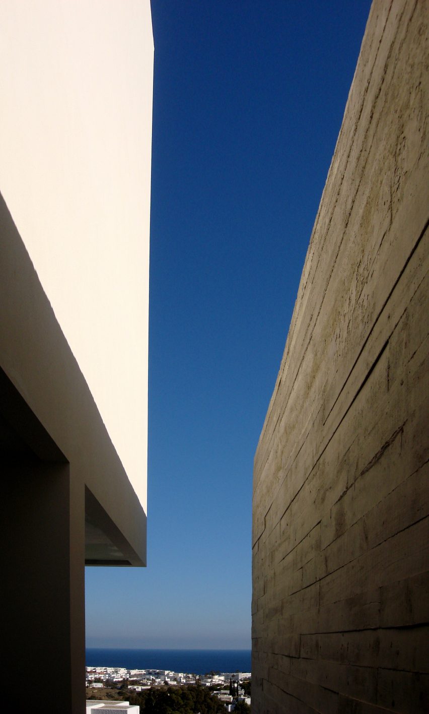 Casa Gallarda by JFGS Architecture