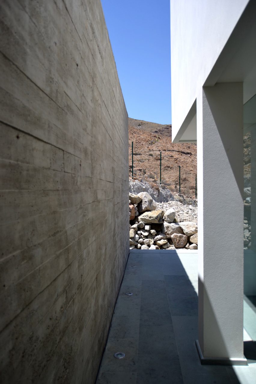 Casa Gallarda by JFGS Architecture
