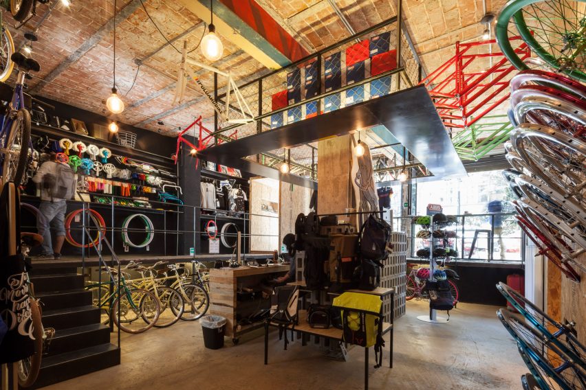 CH-Reurbano by Cadaval & Sola-Morales