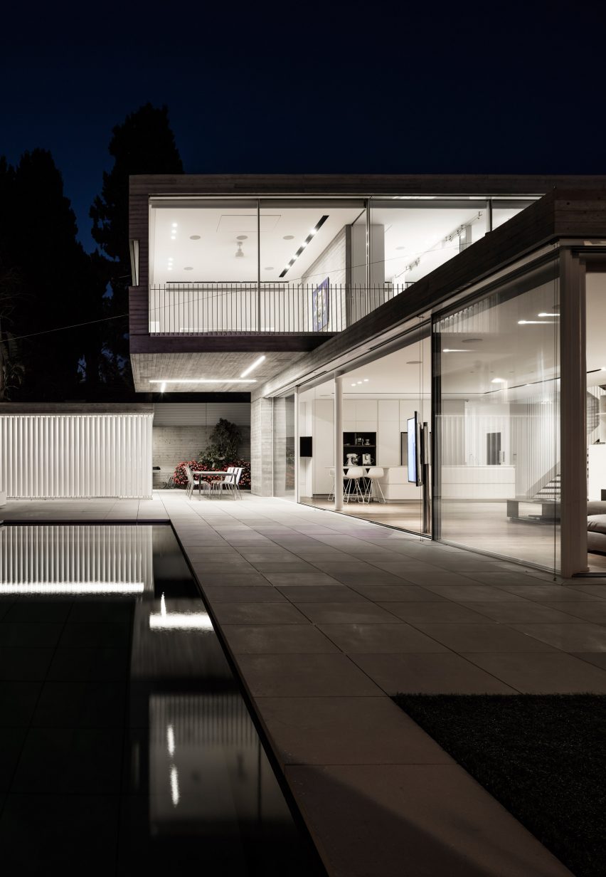 Dual House by Axelrod Architects