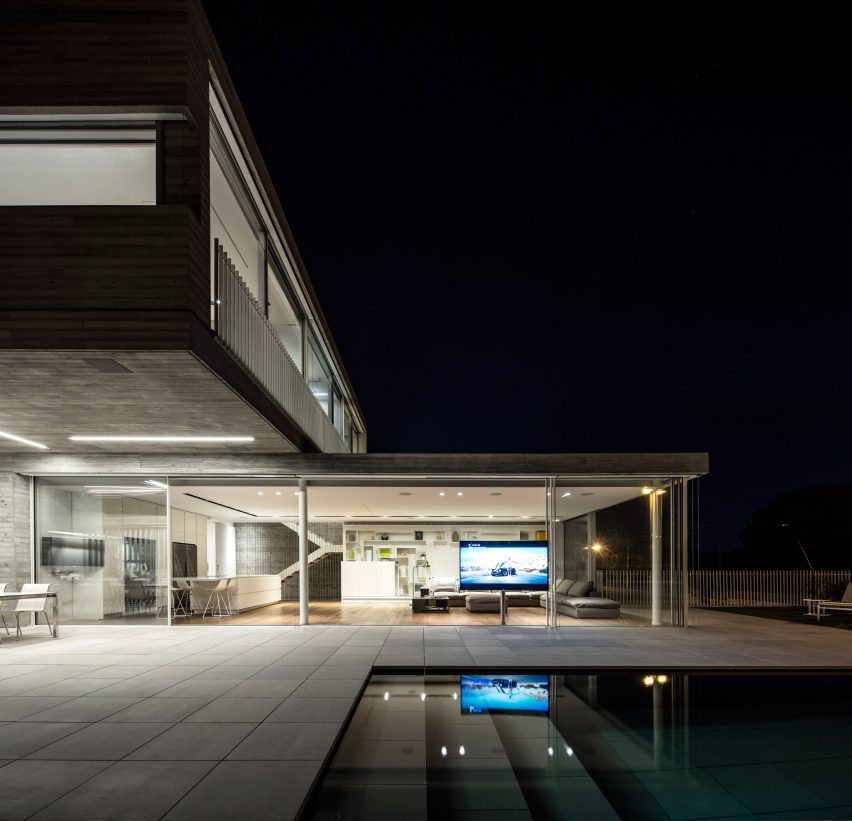 Dual House by Axelrod Architects