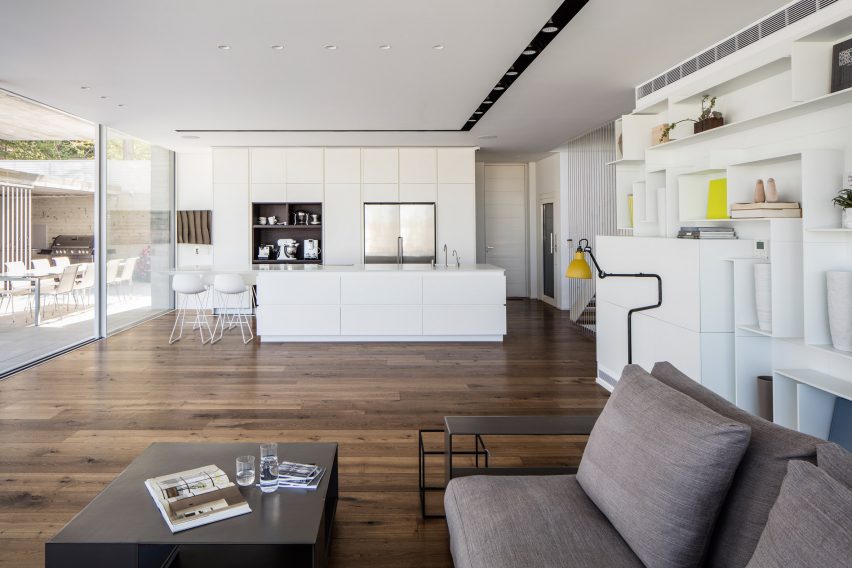 Dual House by Axelrod Architects