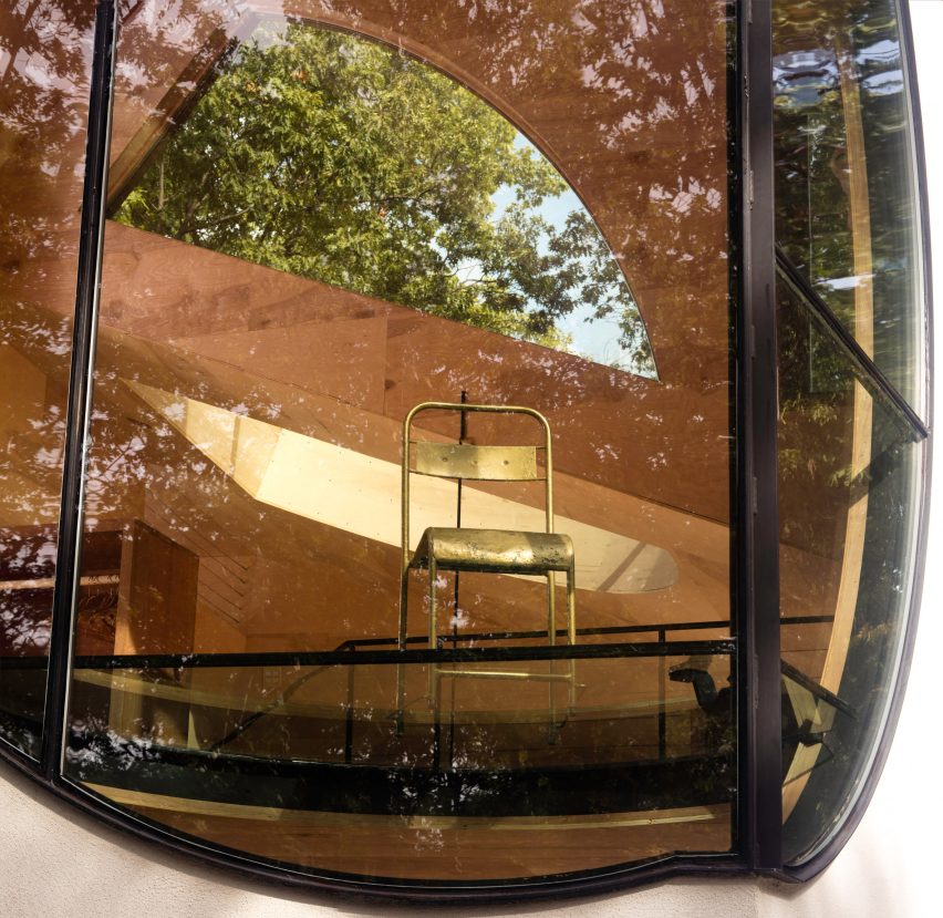 Ex of In House by Steven Holl