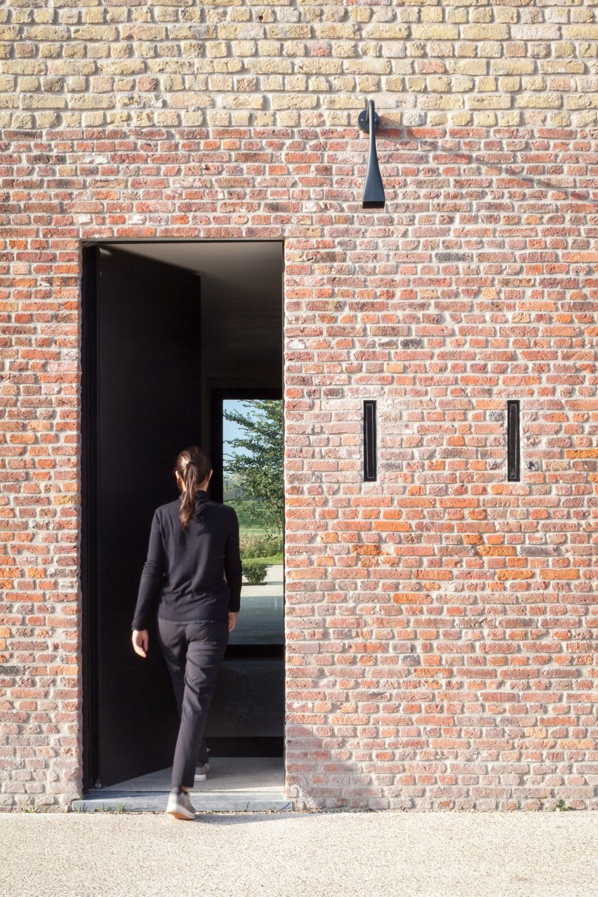 Farmhouse Burkeldijk and fortress Hazegras in Knokke by Govaert & Vanhoutte Architects