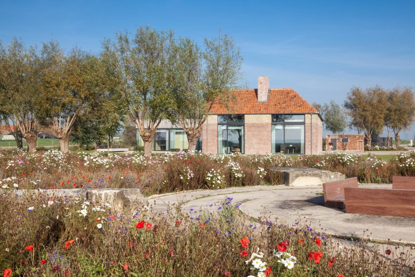 Farmhouse Burkeldijk and fortress Hazegras in Knokke by Govaert & Vanhoutte Architects