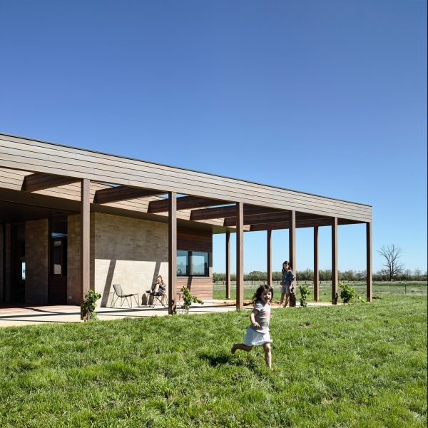 Goulburn Valley House by Rob Kennon (Photography is by Derek Swalwell)