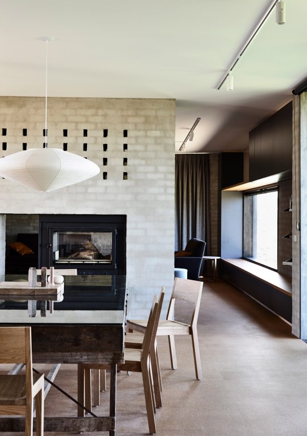 Goulburn Valley House by Rob Kennon (Photography is by Derek Swalwell)