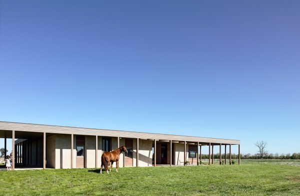 Goulburn Valley House by Rob Kennon (Photography is by Derek Swalwell)