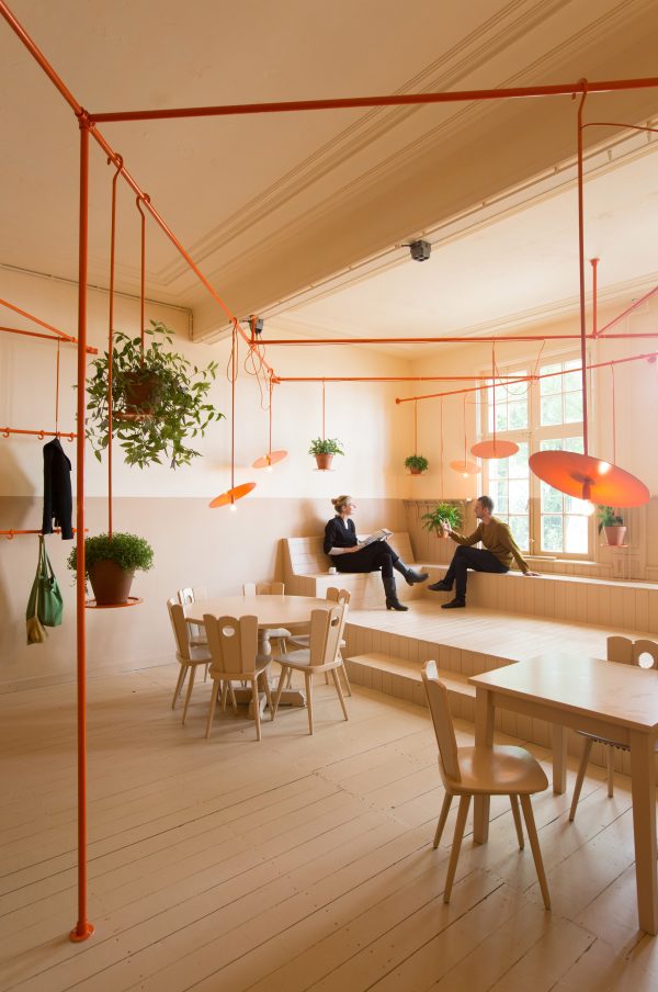 Hangop Bar by Overtreders W