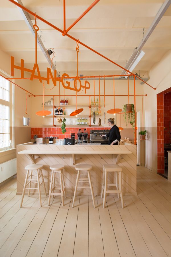 Hangop Bar by Overtreders W