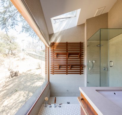 House in Trees by Anonymous Architects