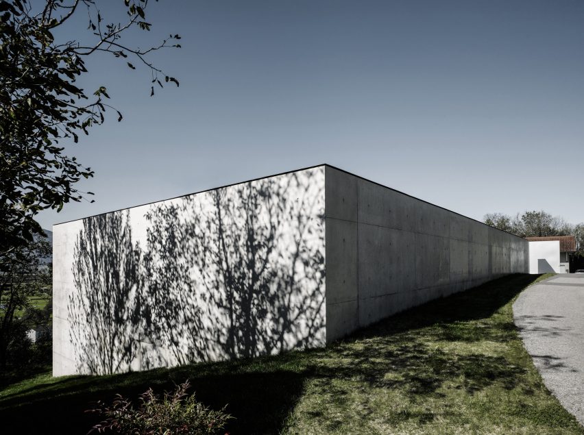 House of Yards by Marte.Marte Architects