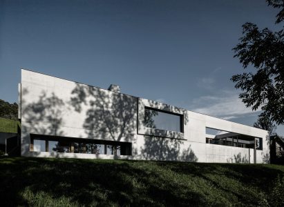 House of Yards by Marte.Marte Architects