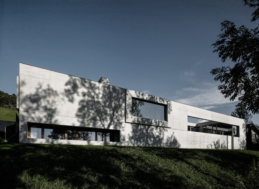 House of Yards by Marte.Marte Architects
