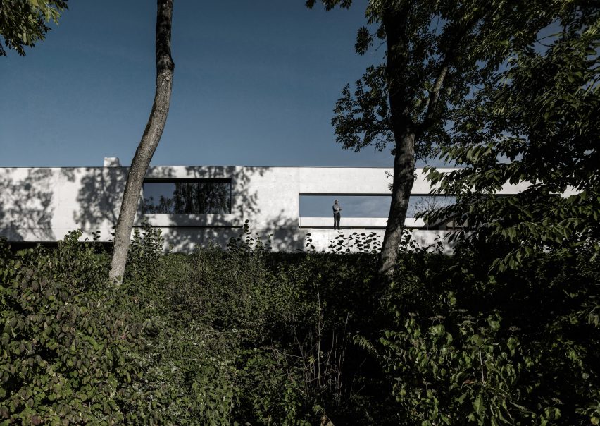 House of Yards by Marte.Marte Architects