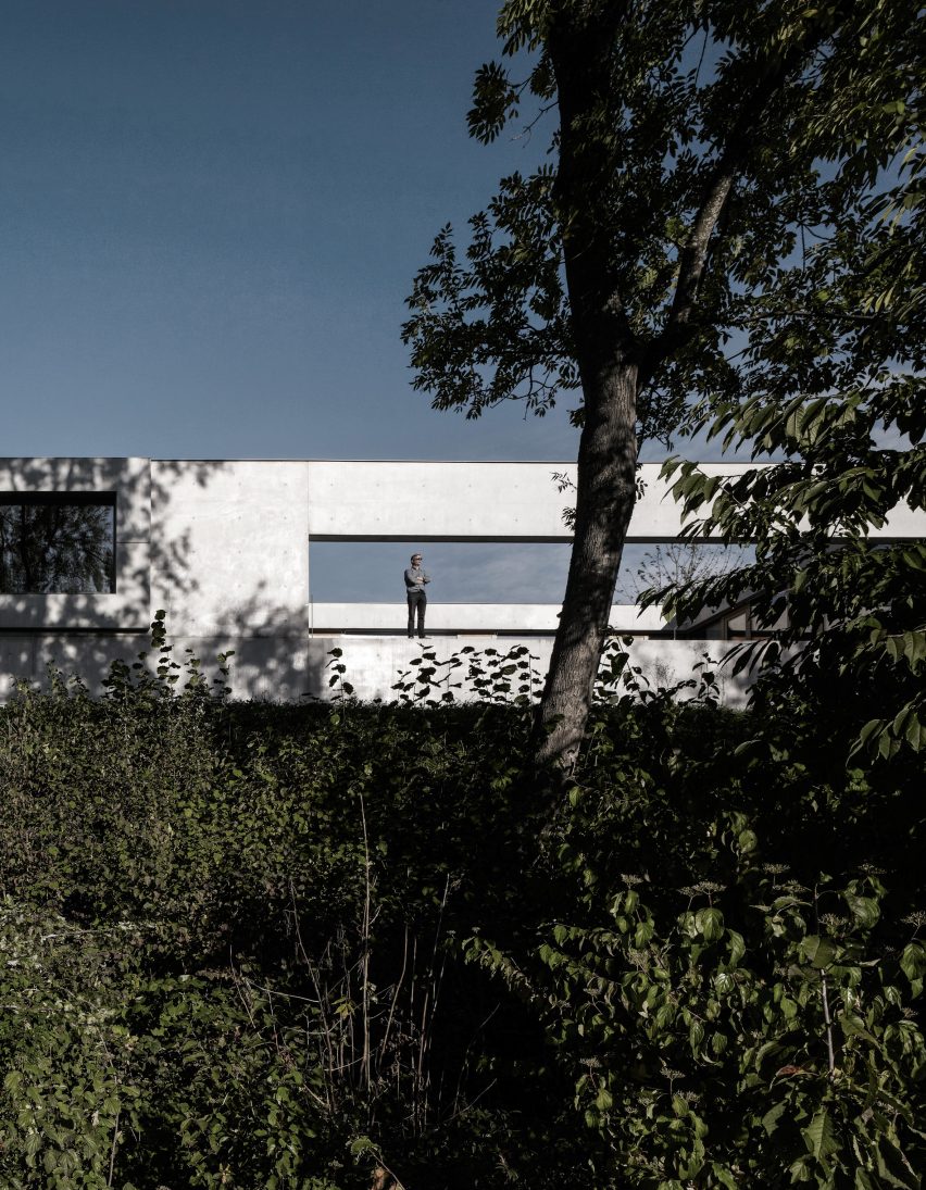 House of Yards by Marte.Marte Architects