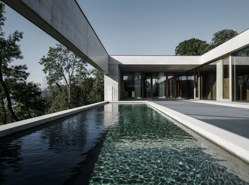 House of Yards by Marte.Marte Architects