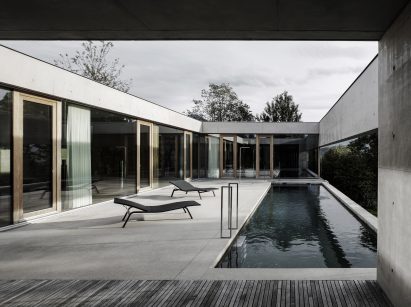 House of Yards by Marte.Marte Architects