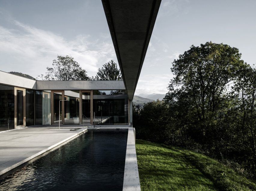 House of Yards by Marte.Marte Architects