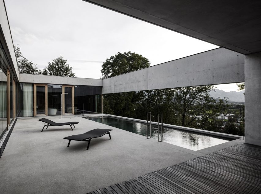 House of Yards by Marte.Marte Architects