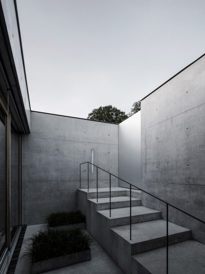 House of Yards by Marte.Marte Architects