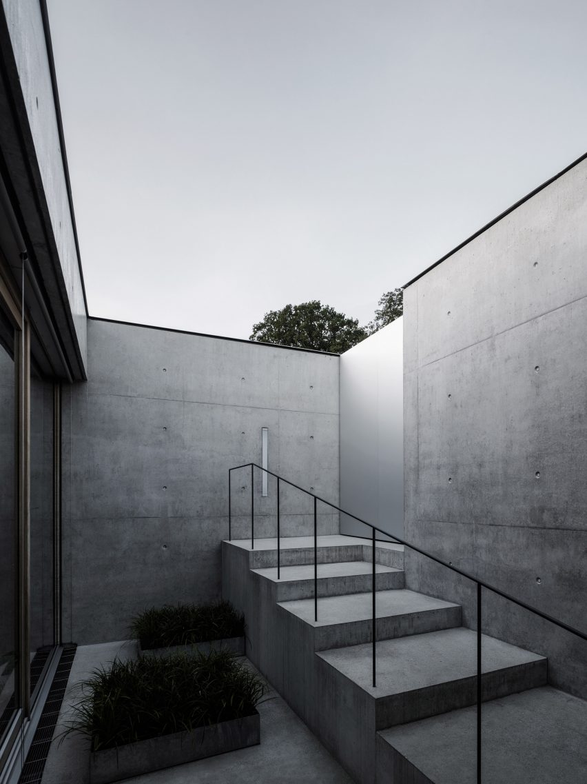 House of Yards by Marte.Marte Architects