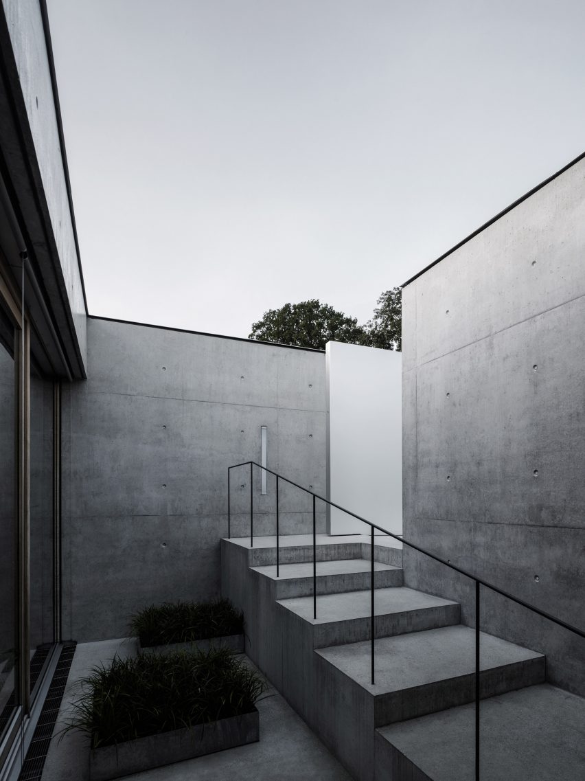House of Yards by Marte.Marte Architects