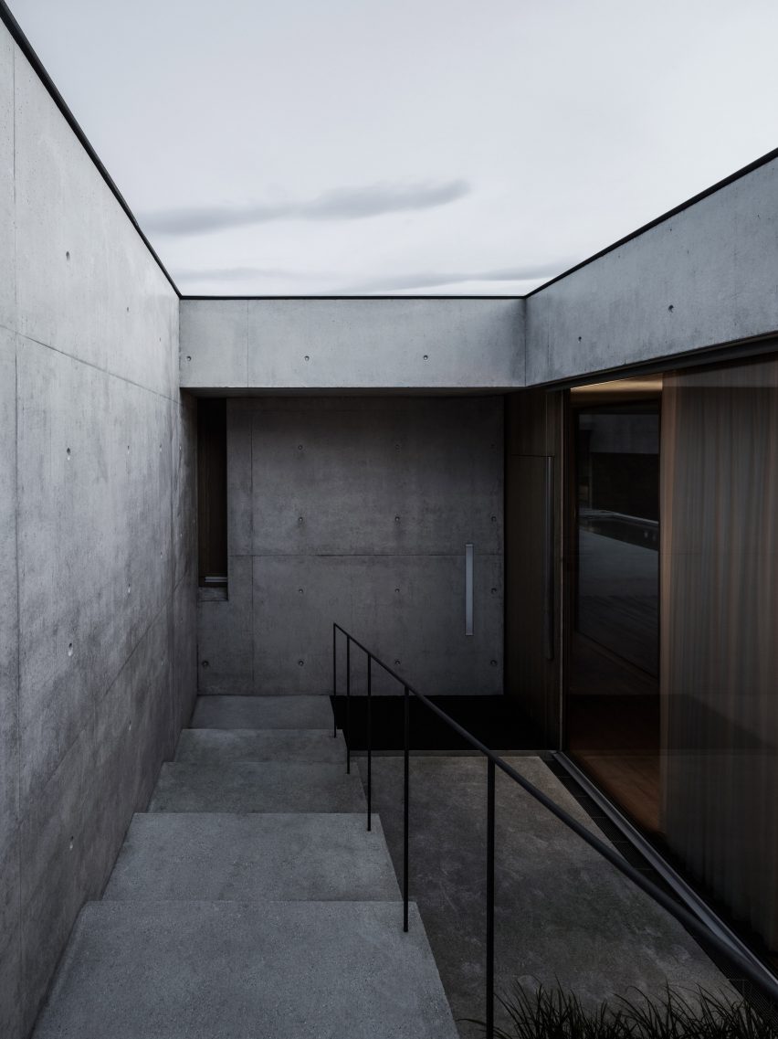 House of Yards by Marte.Marte Architects
