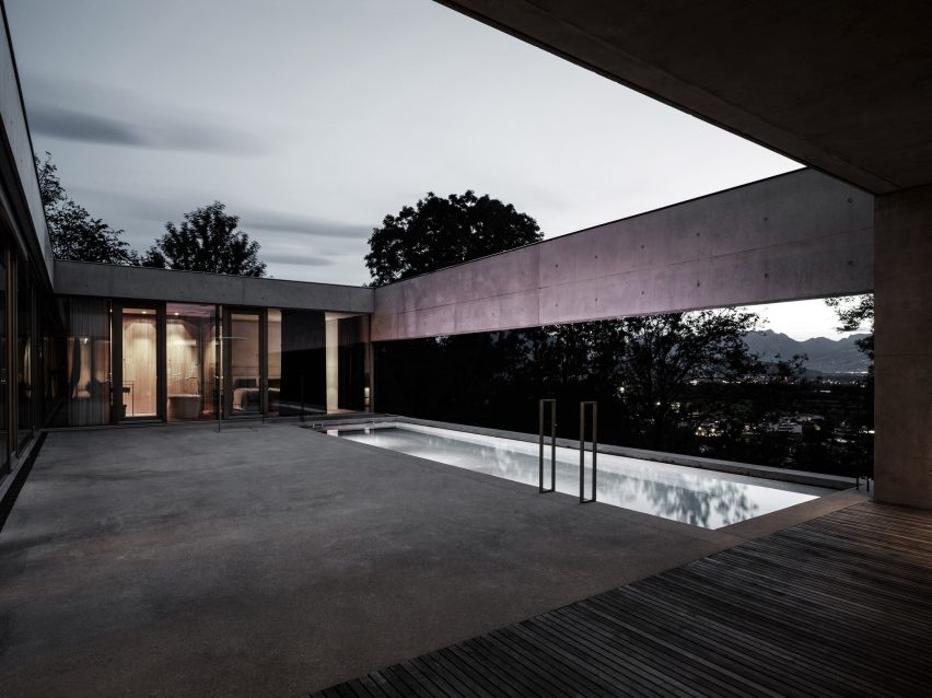 House of Yards by Marte.Marte Architects