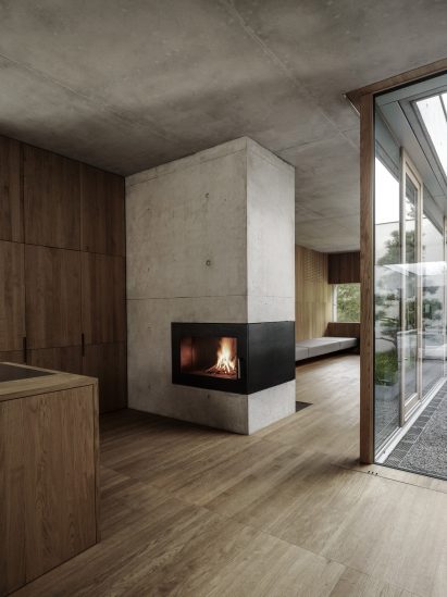 House of Yards by Marte.Marte Architects
