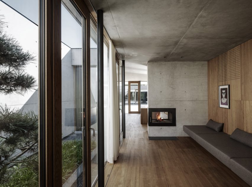 House of Yards by Marte.Marte Architects