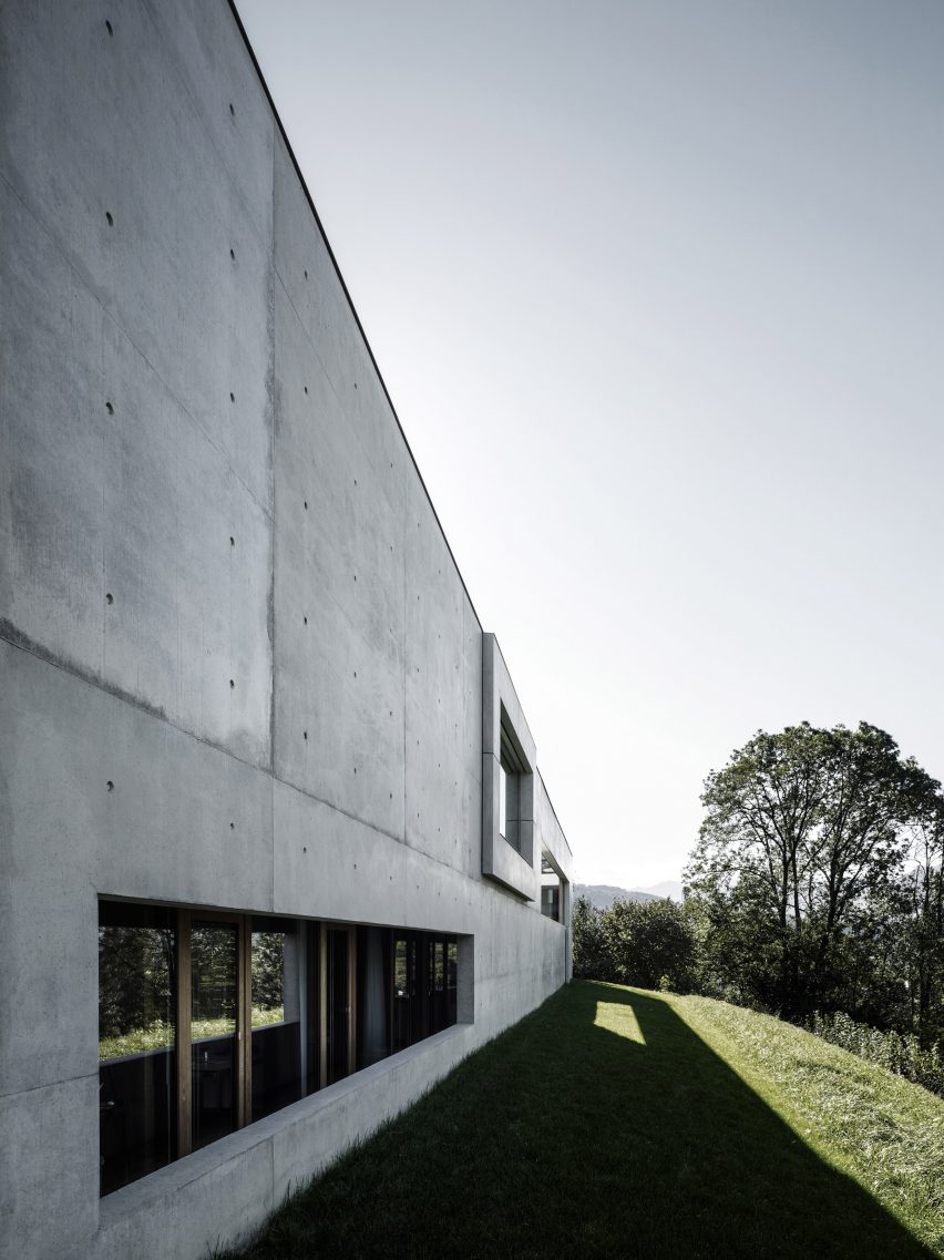 House of Yards by Marte.Marte Architects